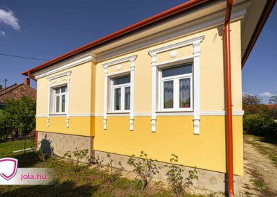 Gealan S8000 ablak párkány és fehér nyílászáró Pápán