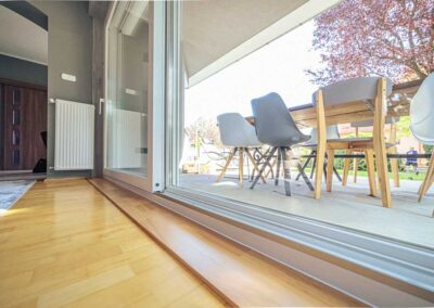 Gealan M9000 tolóajtó Gödön, minőségi felújítás része