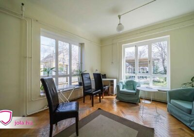 Festett fa ablakcsere a Cogito Alapítványnál Rákospalotán