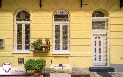 Mercur ME8 bejárati ajtó és Kömmerling 76AD ablak – budapesti munkánk