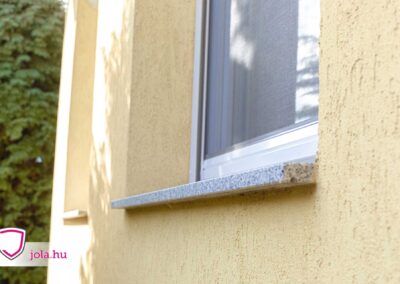 Pusztaszabolcsi ablakpárkány gránitból, új ablakkerettel