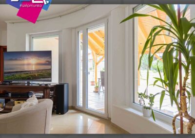 Jola Dunaújváros | Referencia