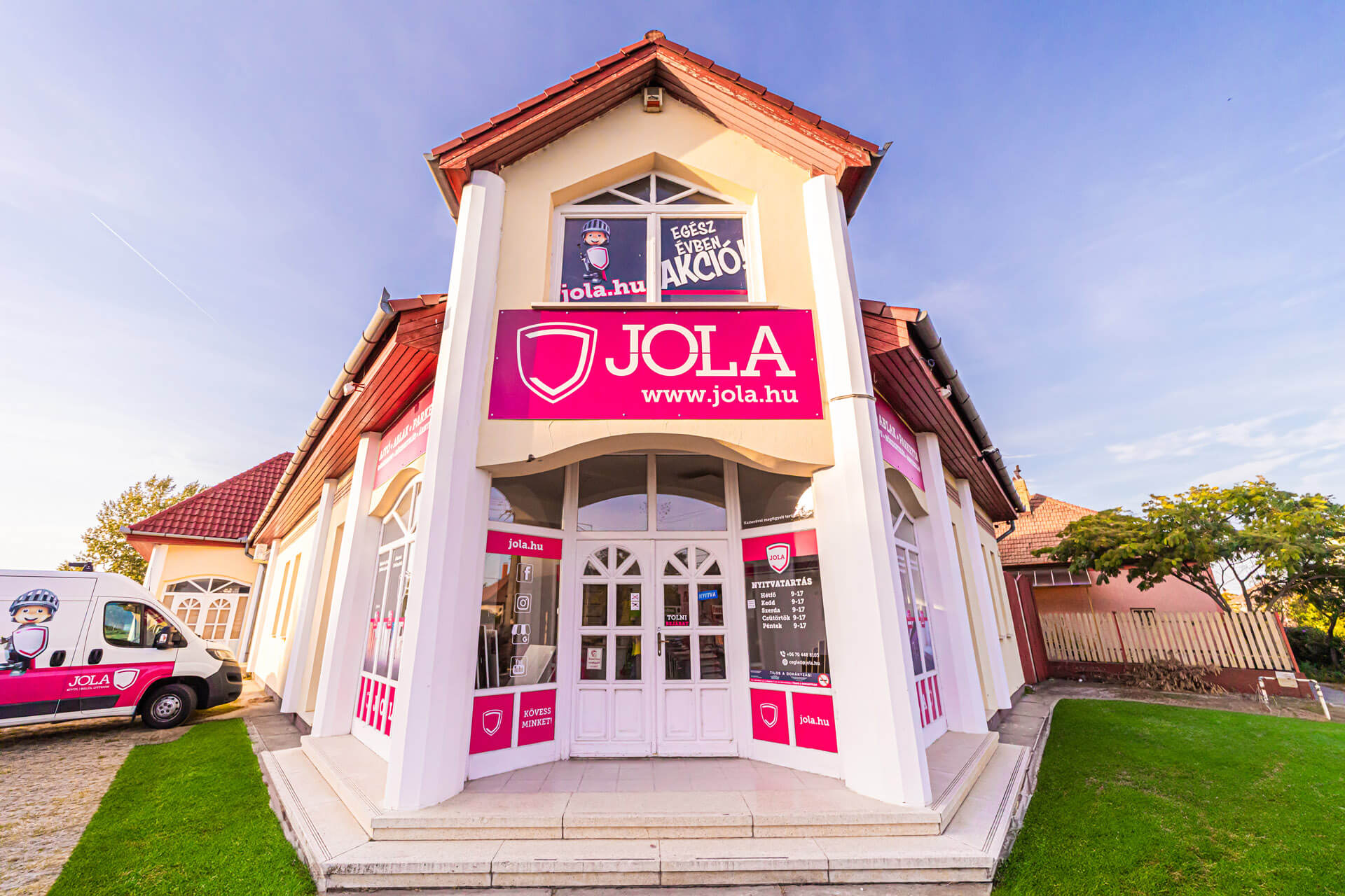 Szaküzleteink Fa ablakok