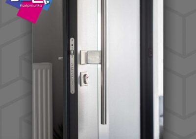 Delta Special 68S bejárati ajtó Kaposváron, antracit, modern dizájnnal