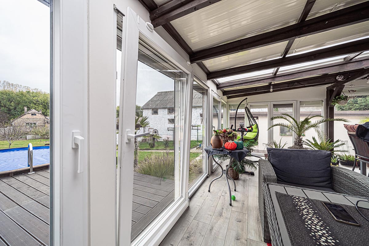 Toló-bukó erkélyajtók