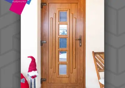 Gealan Linear kifelé nyíló bejárati ajtó, aranytölgy külső, fehér belső, Győr