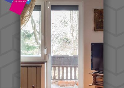 Gealan Linear erkélyajtó fehér színben, antracit redőnnyel, Győrben