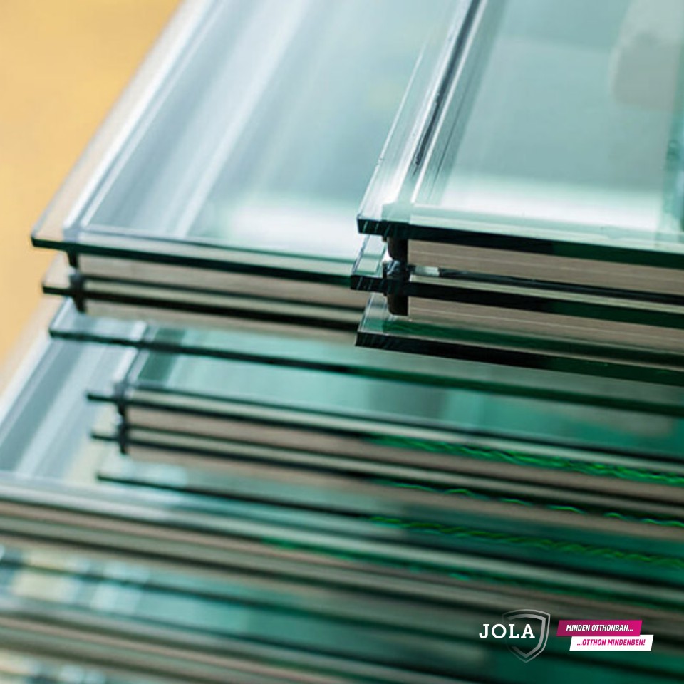 Háromrétegű ablaküveg