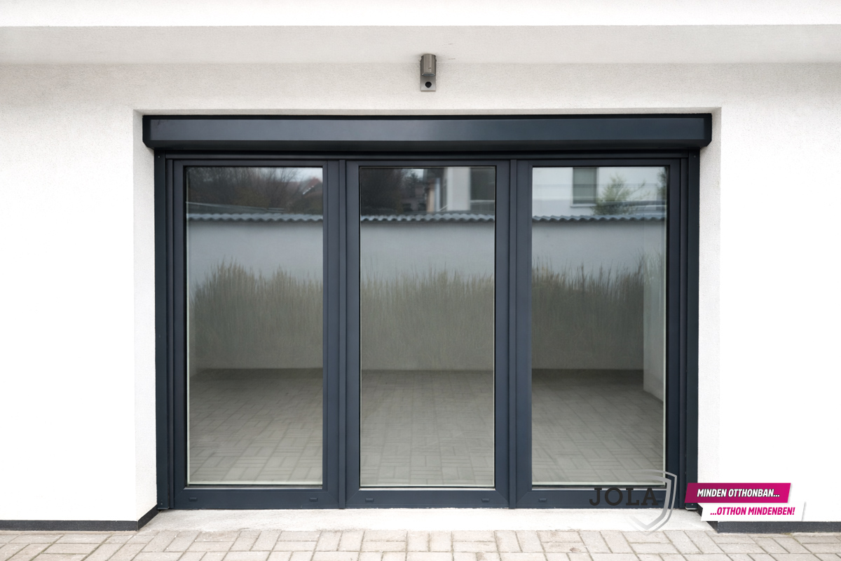 Műanyag nyílászáró redőnnyel, sorolóval