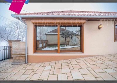 Fa ablak, fix üvegfal és aranytölgy zsalúzia Sarkadon