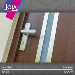 Dió színű Zrínyi Acél Plus bejárati ajtó inox betétes üvegezéssel Győrben