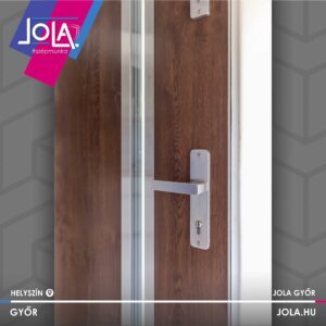 Dió színű Zrínyi Acél Plus bejárati ajtó inox díszcsíkkal és modern kilinccsel Győrben