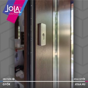 Dió színű Zrínyi Acél Plus bejárati ajtó inox betétes, modern kulcscilinderes kivitelben Győrben