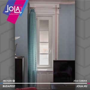 Fehér Gealan Linear ablak redőnnyel, PVC párkánnyal és ragasztott álosztókkal, Budapest