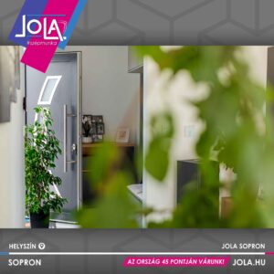Gealan Linear szürke műanyag bejárati ajtó, három ferde üvegbetéttel és inox húzórúddal, Sopronban